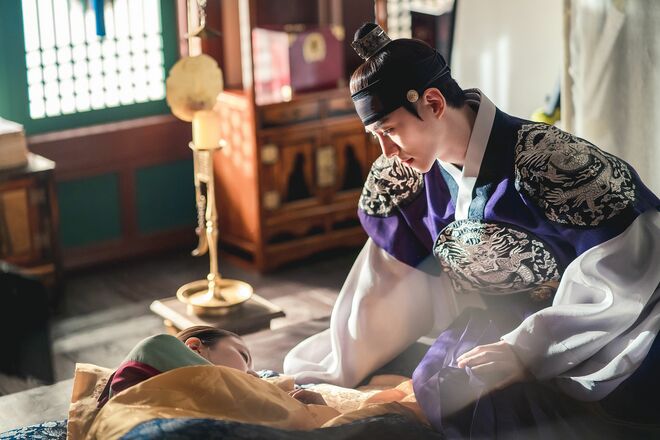 2PMジュノ主演『赤い袖先』第9話「私が世孫様を守る！」孤独なイ・サンと宮女ドギムの心の絆【韓国ドラマ名作全話解説】の画像