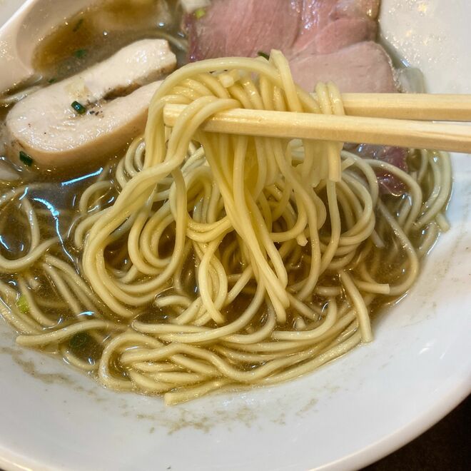 画像 写真 東京の気になるニューオープンのラーメン店へ 芦花公園 成城青果 黄金出汁の塩そば 西永福の煮干箱 絶妙ニボニボ 新宿 駄目な隣人 ブイヨンスープ そして浜田山 たんたん亭 老舗の秀逸なワンタン麺 自転車で巡るニッポン麺の旅 Vol 11 高山