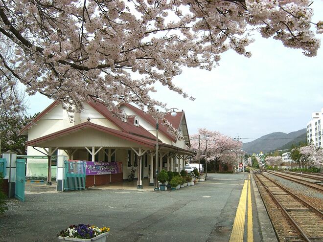 旅情あふれる鉄道や駅が印象的な映画＆ドラマ選！名作『砂時計』、Netflix『無人島のディーバ』』他【韓流談義fromソウル】の画像