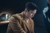 ソ・イングクがイケメン占い師役に！Netflix6月配信の新作韓国ドラマ『美男堂の事件手帳』で新たな魅力全開、占い大国の韓国の独特な事情も