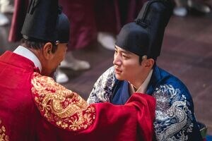 2PMジュノ主演『赤い袖先』前半の重要シーン、代理聴政が決定した背景を史実で探ると?〈歴史解説4〉【康熙奉のサランヘジョ韓ドラ〈53〉】の画像