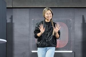 釜山国際映画祭で『K-POPガールズ！デーモン・ハンターズ』マギー・カン監督が観客と初対面！子どもファンから直球質問、デュエットで歌声披露のハプニングも〈レポート〉の画像