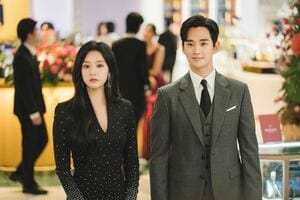 Netflix『涙の女王』が大ヒットの予感!キム・スヒョン&キム・ジウォンが世紀のトンデモ夫婦に!『愛の不時着』オマージュにも注目の画像