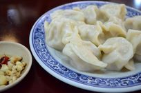 自由に台湾に行けなくなったいま、妄想台湾旅行へ!水餃子、炸醬麵、燒臘、変わり種スイーツ…懐かしくも食欲がそそられる、連載開始当時を振り返る【台湾の人情食堂 vol.2「台北駅前ドミトリ―と美味しい散歩道」】光瀬憲子