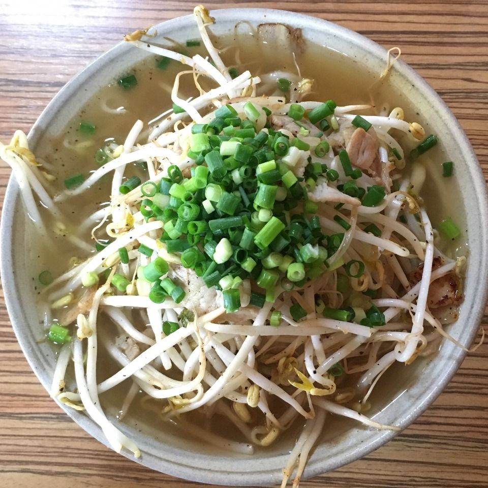 沖縄全島でno 1だと思う久米島の もやしそば と 那覇の自家製麺 無化調の 沖縄そば わざわざ飛行機に乗って 久米島に麺を食べに行ってきます 飛行機で麺の旅19 Vol 19 久米島編 高山コジロー 概要