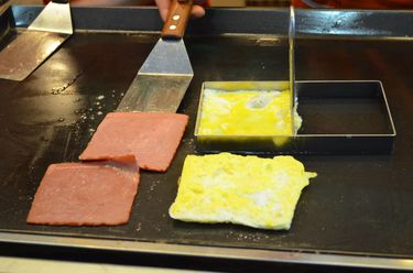 2ページ目 韓国人が好きな卵料理ベスト5 サイコだけど大丈夫 の うずらの玉子醤油煮 は家庭の味 殻ごと加熱した卵 はサイダーとセットの間食 チョン ウンスクの韓流談義fromソウル 韓国人が好きな卵料理