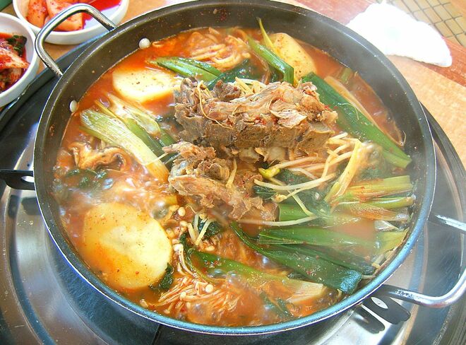 食通のバラード歌手ソン・シギョンが推す庶民派料理の代表格カムジャタンとは？『孤独のグルメ』松重豊も絶賛した奥深い鍋料理【韓流談義fromソウル】の画像