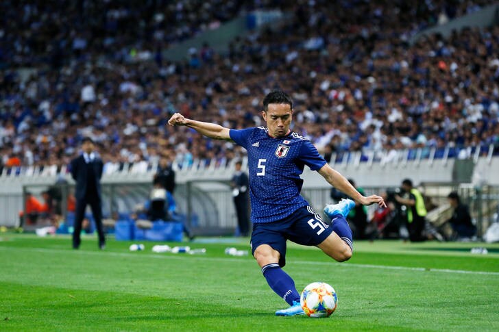 フランスで羽ばたく 長友佑都移籍で 日本代表コンビがマルセイユの両翼に サッカー批評web