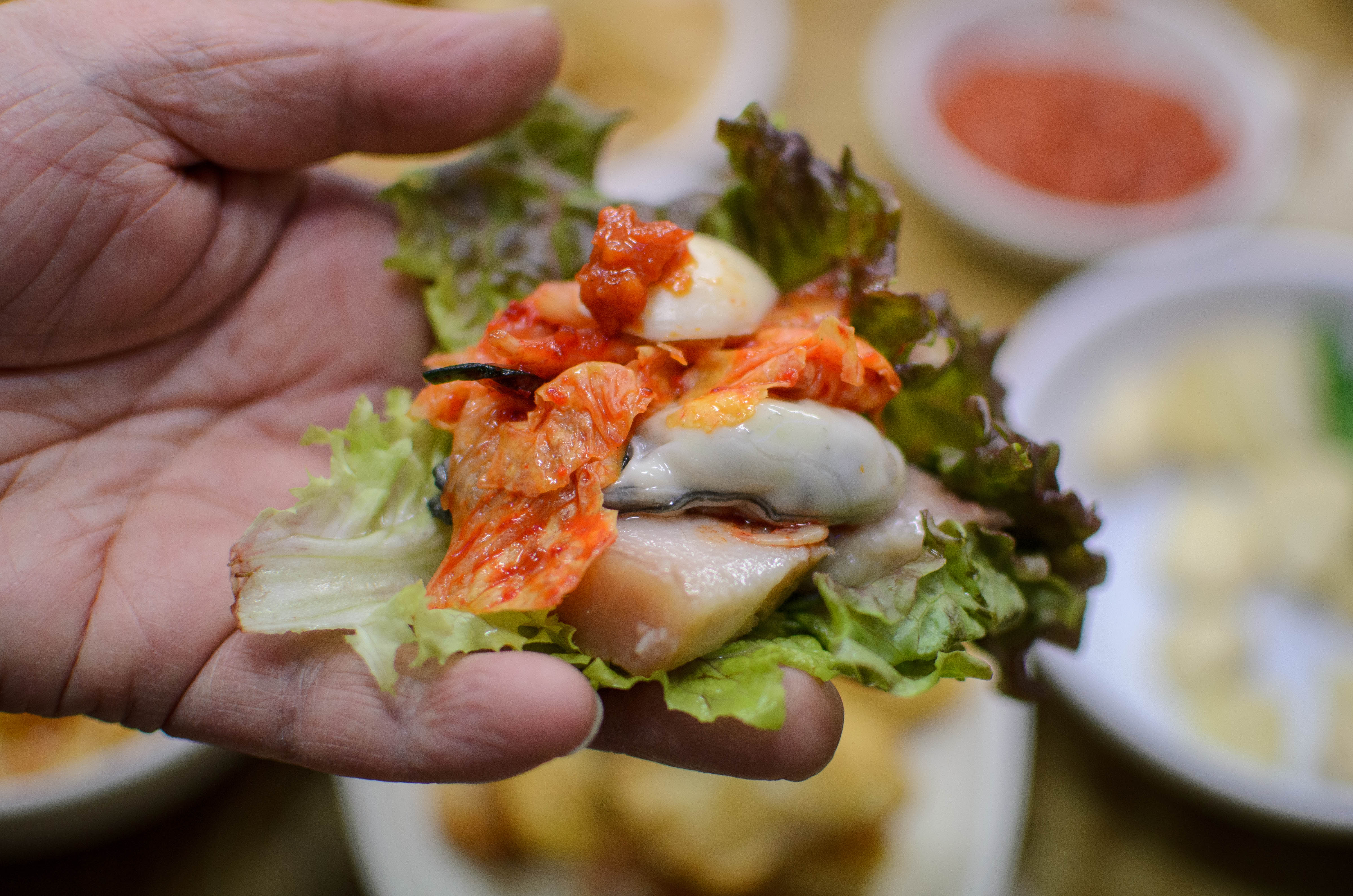 ソウル鐘路3街「クルポッサム通り」で満喫！生カキと茹で豚肉の