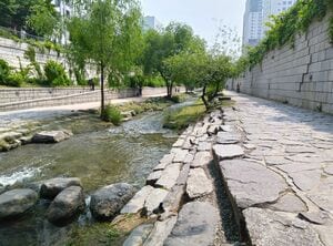 ソウルで韓国ドラマの聖地巡りを楽しめる「SOUL SPOT」、『ヴィンチェンツォ』ロケ地の世運橋に行ってみた【韓国の個人旅行ガイド】下川裕治の画像