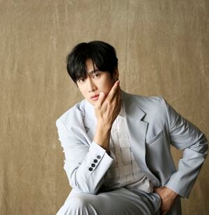 【韓国ドラマ】アン・ボヒョン最新作『軍検事ドーベルマン』放送記念スペシャル！〈インタビュー＆独占撮り下ろしフォト〉の画像