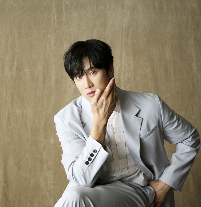 【韓国ドラマ】アン・ボヒョン最新作『軍検事ドーベルマン』放送記念スペシャル！〈インタビュー＆独占撮り下ろしフォト〉の画像