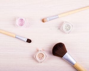【K-Beautyバズ・アイテム研究所】vol.6 大粒グリッター術！IVEチャン・ウォニョン風“多幸感アイドルフェイス”の作り方の画像