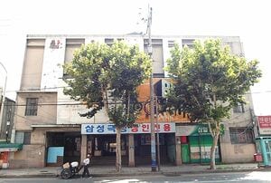 1990年代の田舎町の出来事をリアルに描くNetflix『貞淑なお仕事』、訪問販売員のヒロインたちが保守的な町の女性相手に考えたセールス作戦とは?【韓流談義fromソウル】の画像