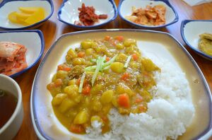 韓国人にとってカレーとは？Netflix『隣の国のグルメイト』人気歌手ソン・シギョンが北海道の激辛スープカレーに挑戦！【韓流談義fromソウル】の画像
