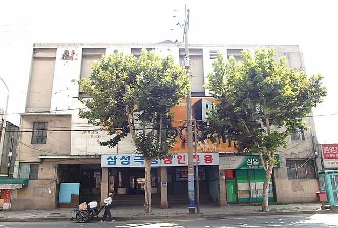 1990年代の田舎町の出来事をリアルに描くNetflix『貞淑なお仕事』、訪問販売員のヒロインたちが保守的な町の女性相手に考えたセールス作戦とは？【韓流談義fromソウル】の画像