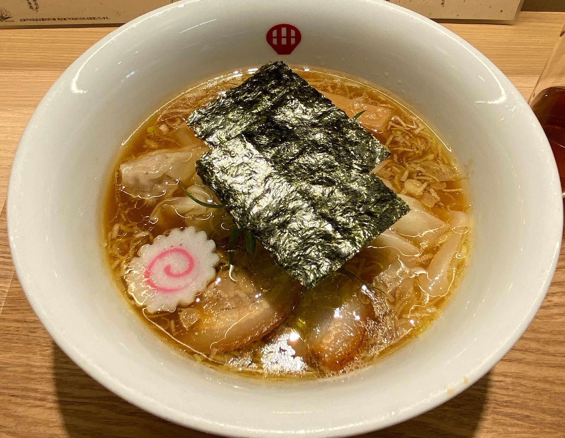 広島の新店3店のラーメンは ため息が出るほど旨かった めん 呼白 醤油 らぁ麺 むろか ワンタン中華そば 麺屋 会心の一振り 鶏とカマス醤油 広島ラーメン老舗 すずめ 新名物 汁なし担担麺 くにまつ 人気ご当地麺まで わざわざ飛行機に乗って麺旅22