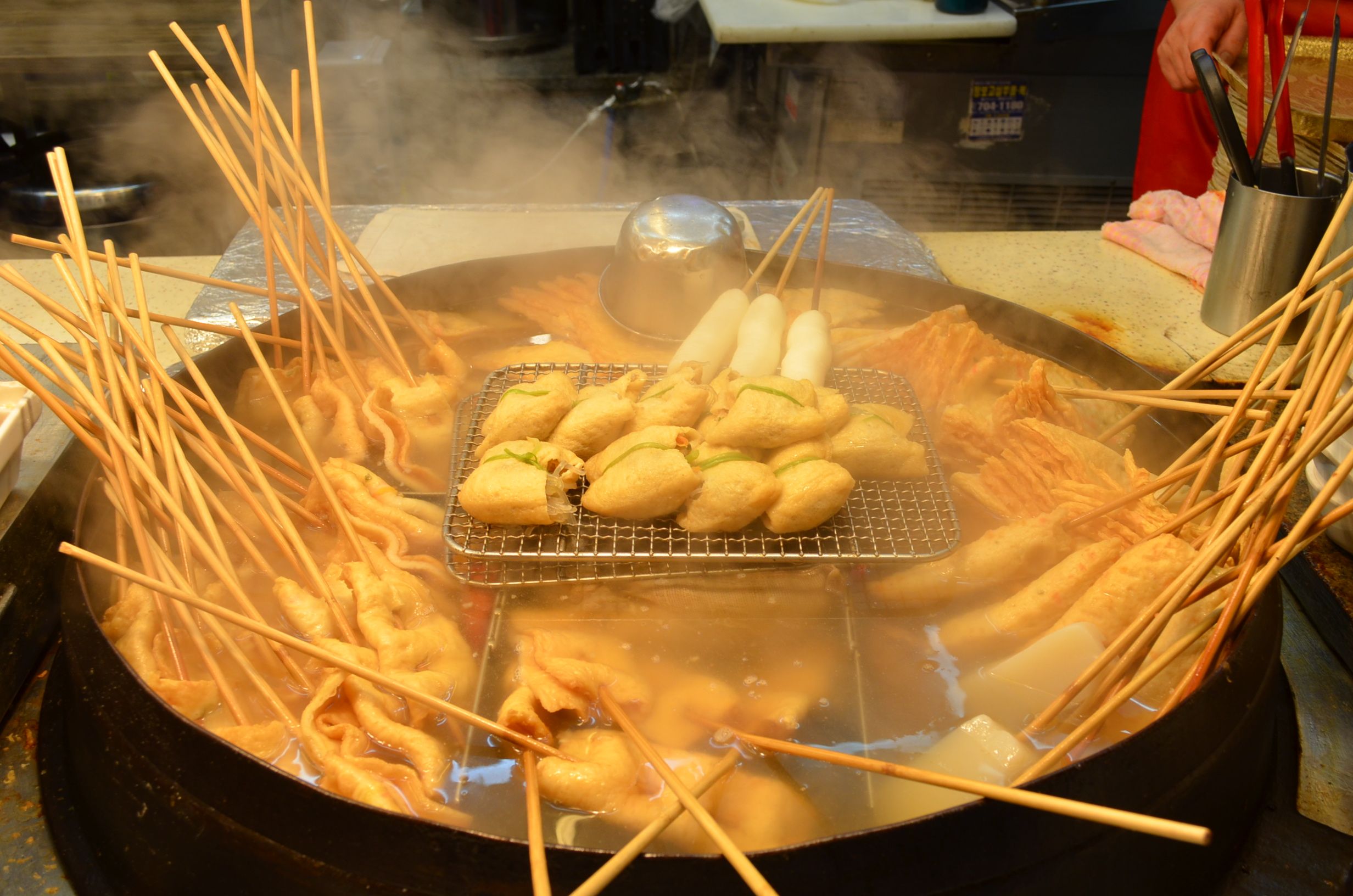 3ページ目 ほわんと湯気が手招き 寒くなると食べたくなる 韓国おでん オムク がいまアツい ソウルから釜山に飛んだチョン ウンスクさんのほかほかリポート 3ページ目 ほわんと湯気が手招き 寒くなると食べたくなる 韓国おでん オムク がいまアツい ソウルから釜山に飛んだチョン ウンスクさんのほかほかリポート
