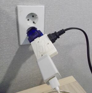 韓国のコンセント事情、ソウルのゲストハウスや地方のモーテルはどのタイプが多い？変換プラグと電源タップは必須！【韓国の個人旅行ガイド】下川裕治の画像