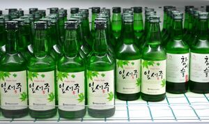 大統領選挙の影で多くの刺身が犠牲に…!?ノワール映画やソン・イェジン主演ドラマ『39歳』にも登場する会食の席の「かわいそうな刺身」のあと、チャミスルを飲みたくなる理由とは【チョン・ウンスクの韓流談義fromソウル「韓国焼酎ソジュの話〈3〉」】の画像