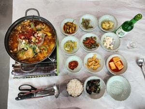 韓国地方旅プランナーがお勧めする「激推しご当地グルメ」2003年ベスト!安眠島ワタリガニ鍋vs釜山アオヤギ料理【韓ドラから始める韓国旅行】の画像