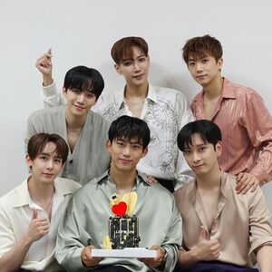 元祖“野獣アイドル” 2PMが1479日ぶり完全体でカムバック！ジュノは除隊後「一気に16キロ減」の画像