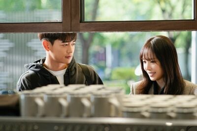 Netflix『家いっぱいの愛』はロマンスも必見！SHINeeミンホがパーフェクトかつミステリアスな警備員に！