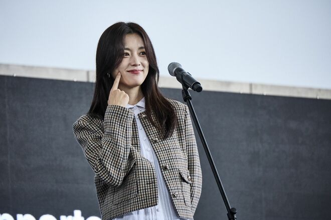 ハン・ヒョジュが小栗旬と釜山国際映画祭に登壇！Netflix日韓合作ドラマ『匿名の恋人たち』を「チョコレートのような作品」とアピール〈レポート〉の画像