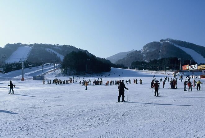 新時代に甦る！名作『冬のソナタ』ユン・ソクホ監督は20年前に何を語ったのか？初雪シーン、キャスティング他【康熙奉のサランヘジョ韓ドラ〈70〉】の画像