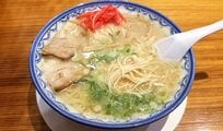 かしわおにぎりを麺つゆにひたす!?Netflix『隣の国のグルメイト』歌手ソン・シギョンが感動した博多うどんの流儀と、松重豊がとった意外な行動【韓流談義fromソウル】