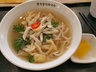 アン・ボヒョン主演『財閥 x 刑事』警察署ロケ地は韓国第５の都市・大田、ご当地麺料理のカルグクスが絶品！【韓ドラから始める韓国旅行】