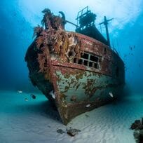 時価３兆円の金銀財宝を積んだ伝説の沈没船「サンホセ号」のお宝を巡り政府、埋蔵金ハンター、先住民らが“四つ巴バトル”！