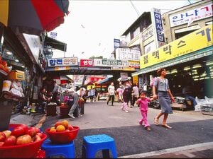 Netflix『ペーパー・ハウス・コリア：統一通貨を奪え』特殊部隊の指揮官役、女優キム・ユンジンが南北の狭間で揺れる女性を熱演した大ヒット映画２選！【チョン・ウンスクの韓流談義fromソウル】の画像