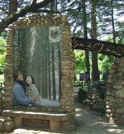 『冬のソナタ』以降の韓国ドラマはどのように作られてきたのか〈第1回〉不朽の名作『冬のソナタ』の影響力とは？【康熙奉のサランヘジョ韓ドラ〈145〉】