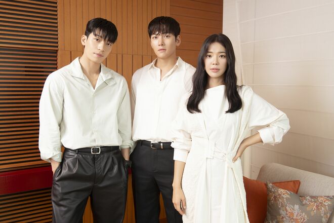 『最悪の悪』ウィ・ハジュン暴露！ハードなアクションで魅せたチ・チャンウクは可愛いものが好き！〈スペシャルインタビュー／前編〉の画像