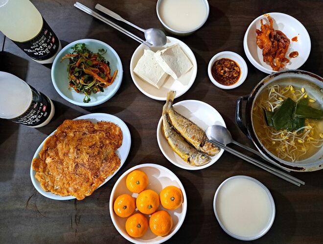 Netflix『Missナイト&Missデイ』名場面！大ピンチをくぐり抜けたヒロインが親友と一緒に飲んだのはどんな酒？【韓流談義fromソウル】の画像