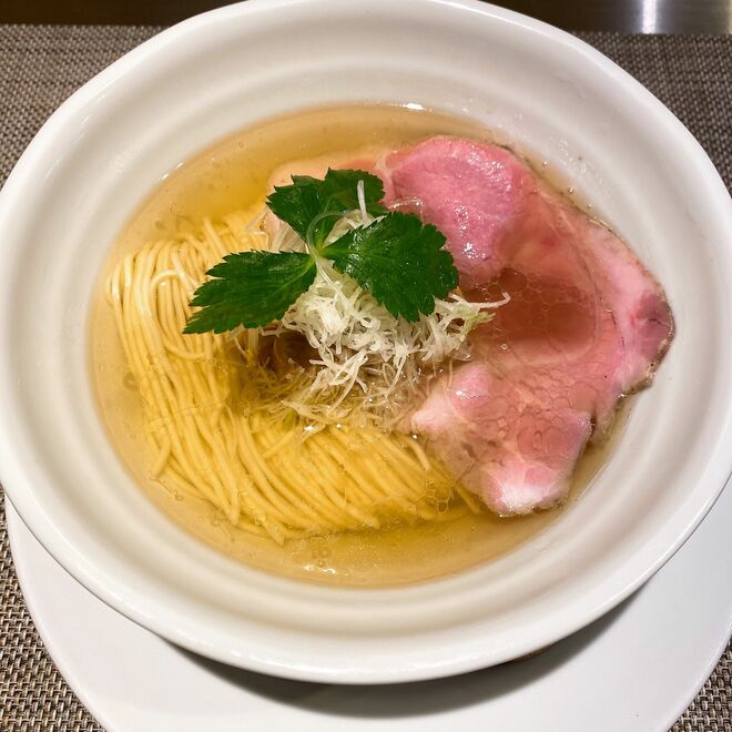 画像 写真 東京の気になるニューオープンのラーメン店へ 芦花公園 成城青果 黄金出汁の塩そば 西永福の煮干箱 絶妙ニボニボ 新宿 駄目な隣人 ブイヨンスープ そして浜田山 たんたん亭 老舗の秀逸なワンタン麺 自転車で巡るニッポン麺の旅 Vol 11 高山