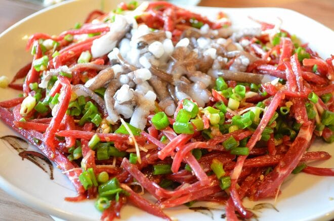 韓国ではタコとイカは永遠のライバル!Netflix『隣の国のグルメイト』松重豊のイカ料理に対するソン・シギョンの返礼はタコ料理【韓流談義fromソウル】の画像