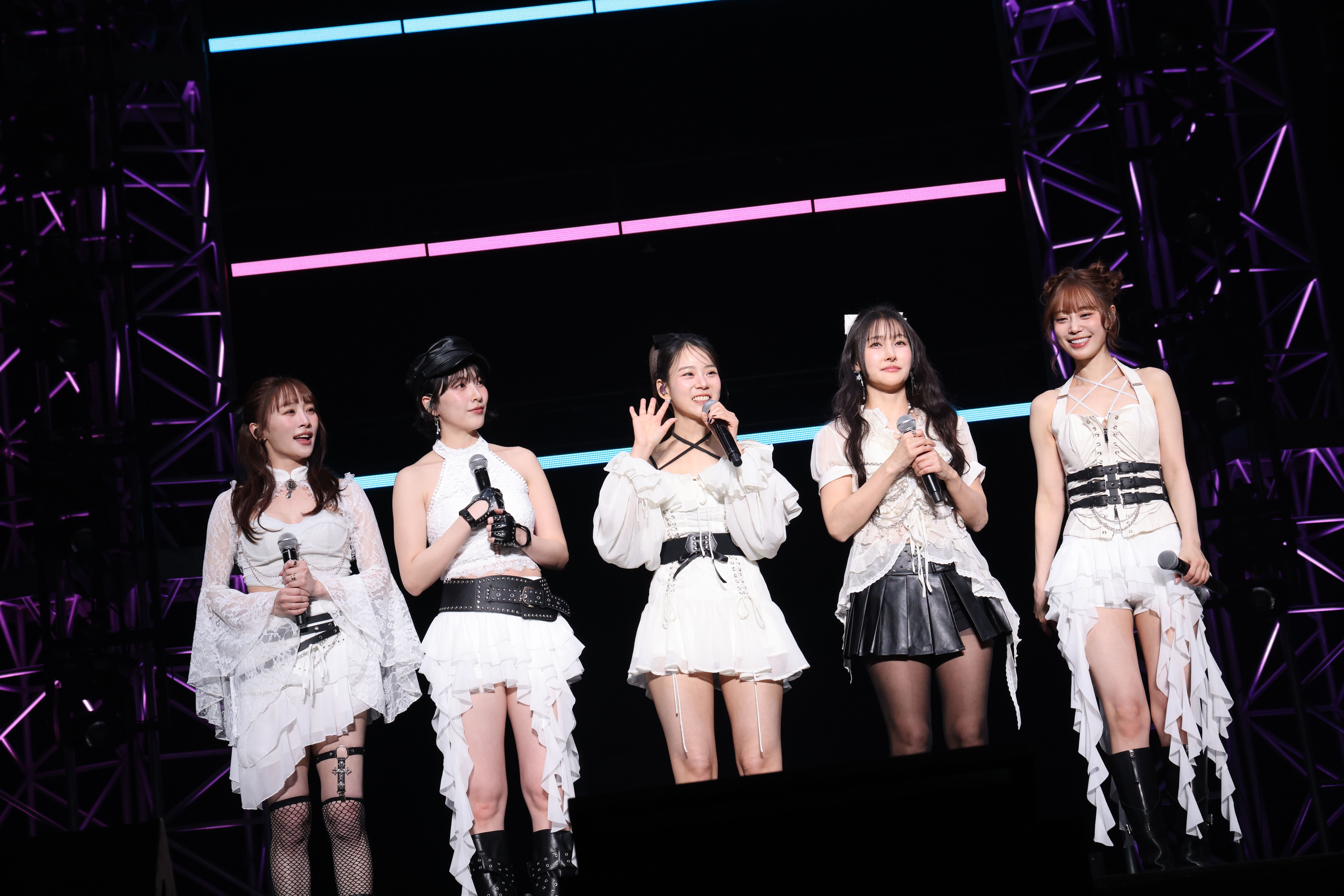 K-POPのレジェンドKARAが私立恵比寿中学と“1対1”の初競演！国境を超え