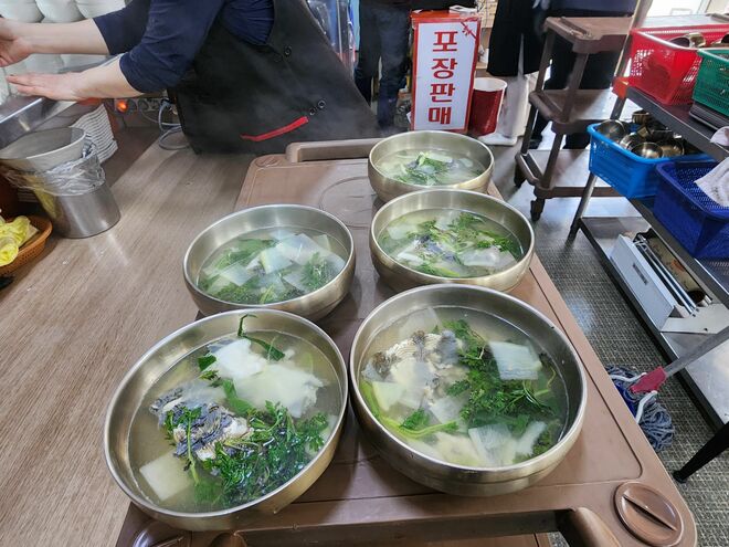 チャン・ギヨン除隊後復帰作Netflix『ヒーローではないけれど』、ヒロイン命名の由来となったカレイのよもぎ汁とは？【韓ドラから始める韓国旅行】の画像