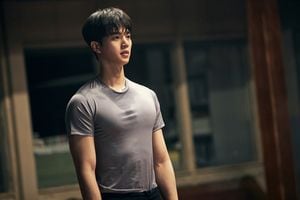 『わかっていても』で人気急上昇の韓流俳優！“Netflixの息子”ソン・ガンが魅せる「甘い童顔と分厚い胸筋」の画像