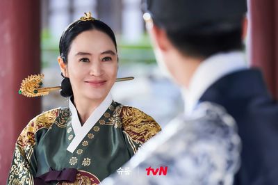 Netflixヒット中！キム・ヘス主演時代劇『シュルプ』は王妃と大妃のバトル、側室の上下関係にも注目！【康熙奉のサランヘジョ韓ドラ〈24〉】