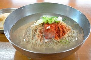 Netflix『隣の国のグルメイト』でソン・シギョンが松重豊を案内したソウルの忠武路はどんなエリア？交通至便で風情のある大人の散歩道【韓流談義fromソウル】の画像