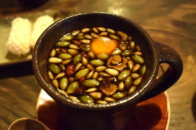 身体をあたためる生薬たっぷり！Netflix『隣の国のグルメイト』でソン・シギョンと松重豊が癒された伝統茶室の韓方茶【韓流談義fromソウル】の画像