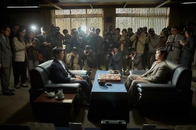 イ・ビョンホン主演Netflix映画『スンブ: 二人の棋士』見どころは？主役二人のすばらしい表情演技に釘付け！【話題作見どころ解説】