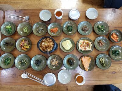 Netflix人気作『ドクタースランプ』ロケ地の美しい牧場！江原特別自治道・大関嶺の大人気観光スポットと冬の風物詩【韓ドラから始める韓国旅行】