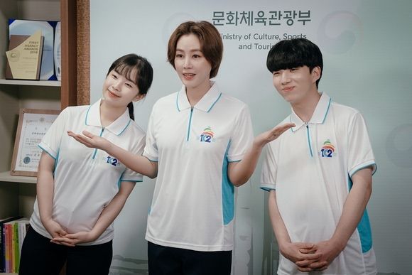 辛口のおもしろさ！『こうなった以上、青瓦台に行く』韓国の政治や社会を風刺したブラックコメディ【ググっと深掘り！韓国ドラマ】の画像