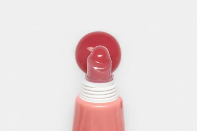 【K-Beautyバズ・アイテム研究所】vol.9 MLBBリップ術！『誰だって無価値な自分と闘っている』コ・ユンジョン風“クアンク美人”の作り方の画像