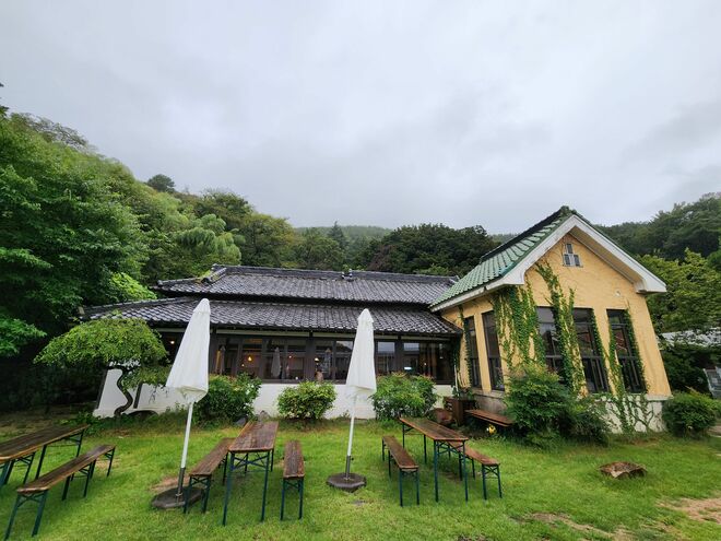 2PMジュノ初主演作『ただ愛する仲』ロケ地、釜山広域市・草梁の日本家屋カフェへ。地元民で賑わう100年食堂も【韓ドラから始める韓国旅行】の画像