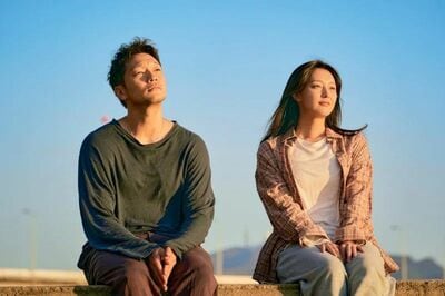 人生ドラマの名作！『私の解放日誌』ソン・ソックが演じる謎めいた男が退屈な日常に波乱を起こしていく【サランヘジョ韓ドラ】